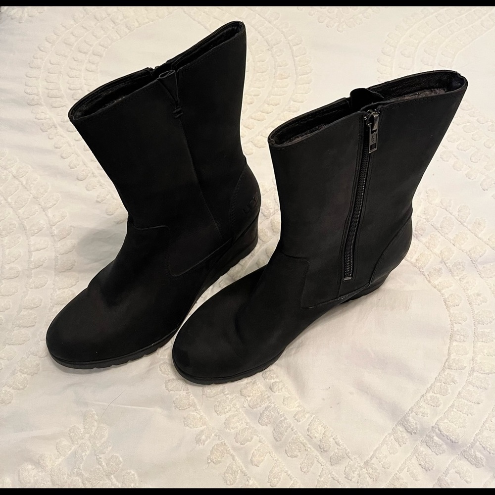 Ugg waterproof wedge boots size 8 NEW